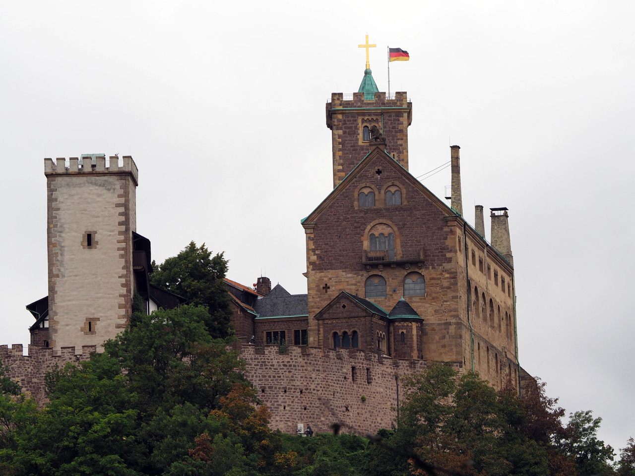 tijdens de lunch kijken naar kasteel Wartburg