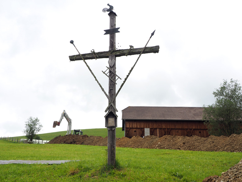 een bijzonder kruis bij Burgstall