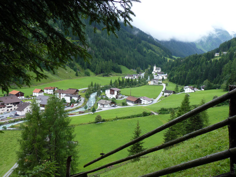 uitzicht op Eggenstall en St Leonhard im Pitztal