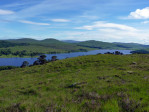 beneden ligt het mooie Loch Tulla. We gaan omlaag en er dan omheen